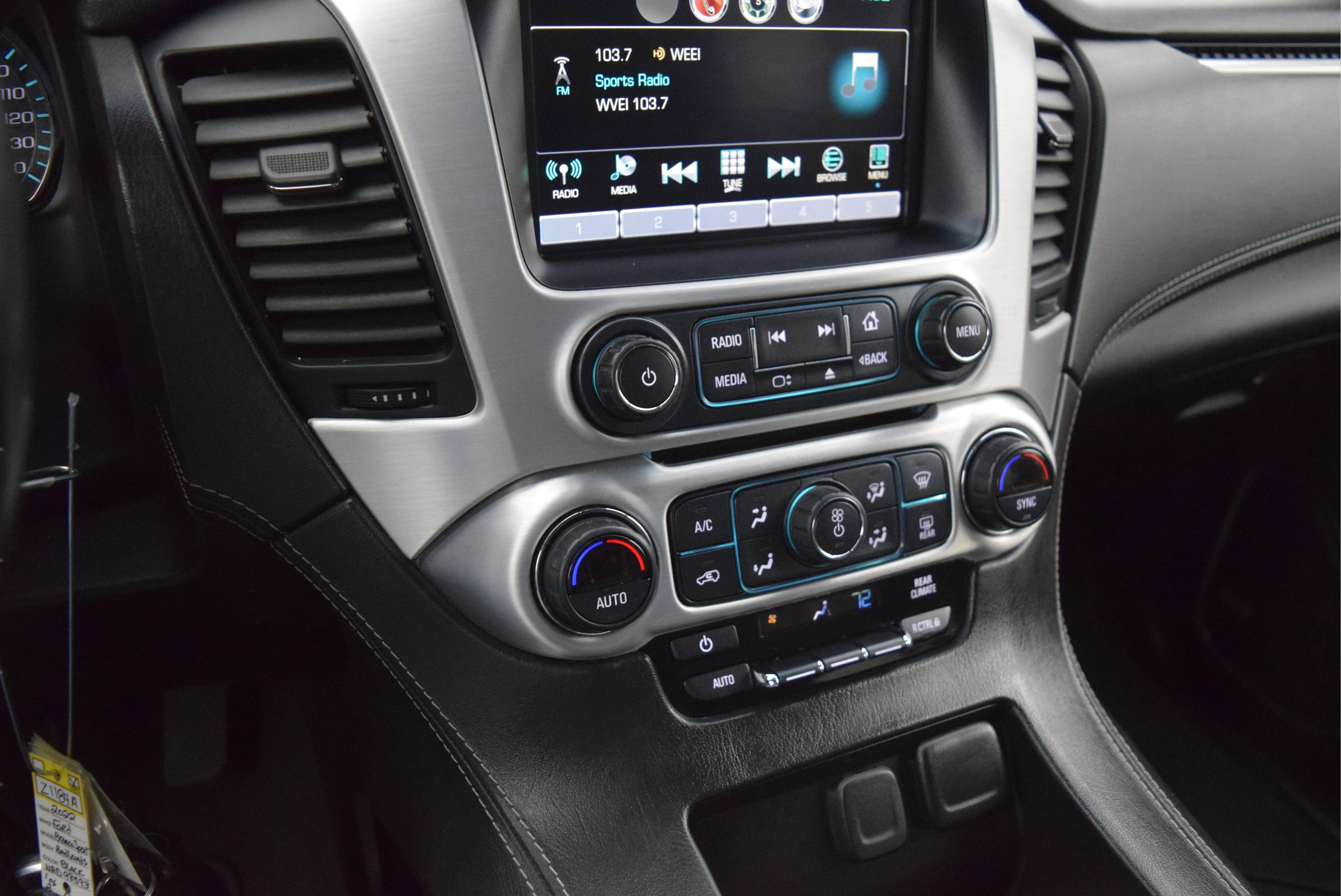 Used 2019 GMC Yukon XL SLE w/ SLE Value Package image 17