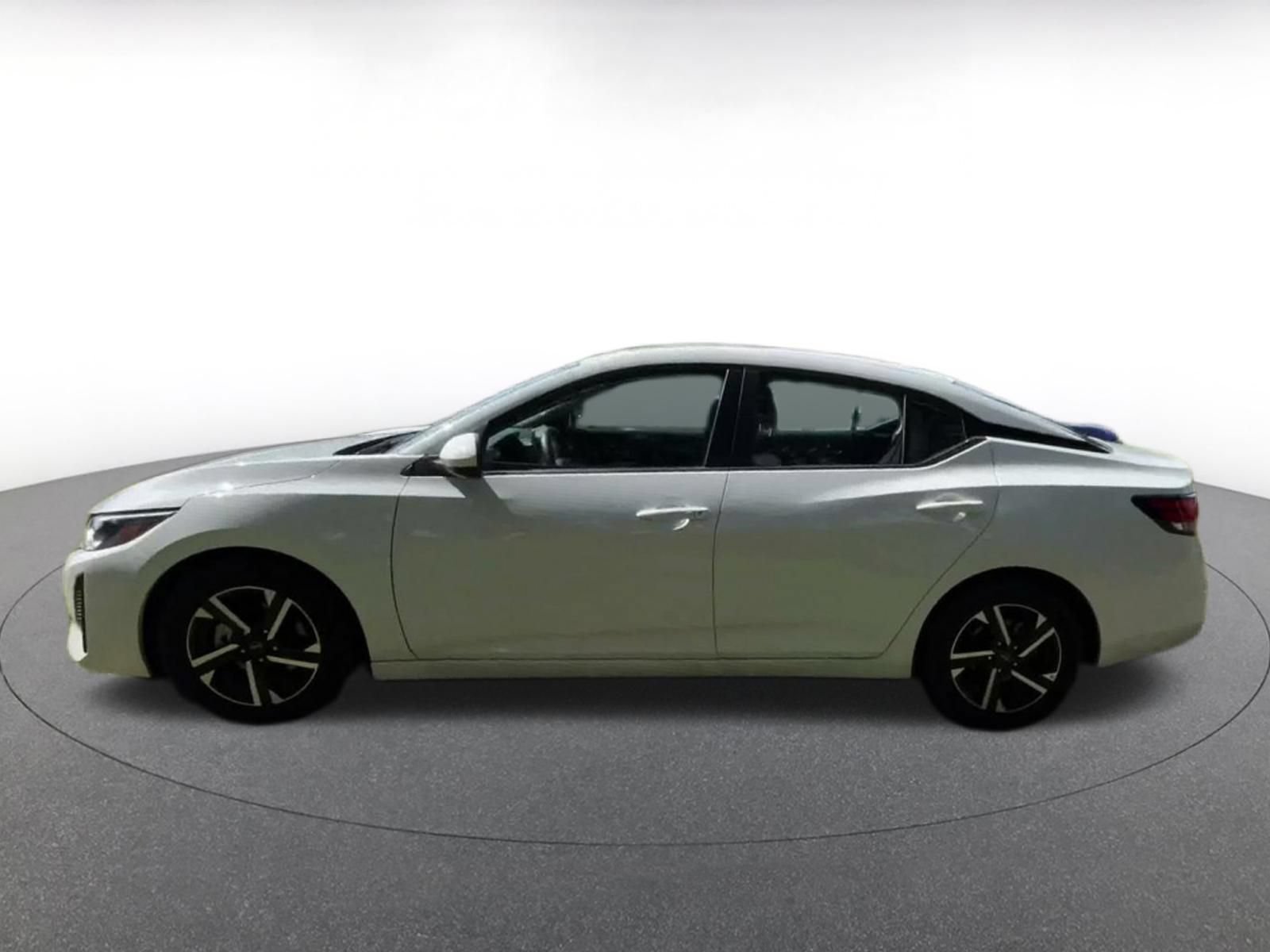 Used 2025 Nissan Sentra SV FWD image 8