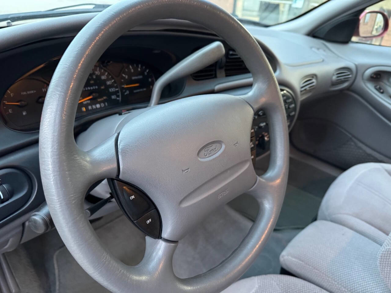 Used 1997 Ford Taurus GL image 28