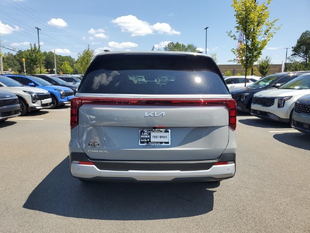 New 2026 Kia Carnival EX FWD image 5
