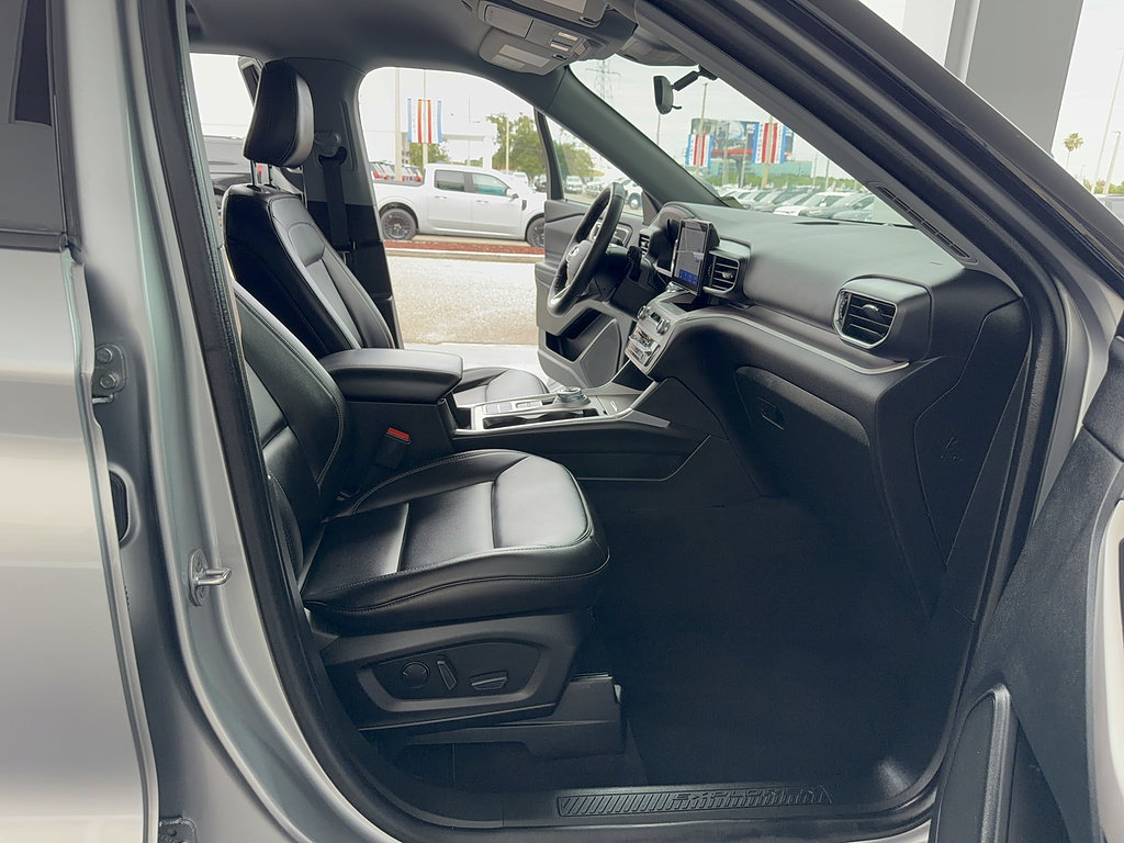 Certified 2023 Ford Explorer XLT w/ Equipment Group 202A RWD image 14