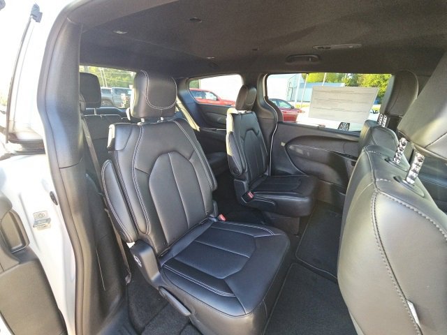 New 2026 Chrysler Pacifica Select image 34