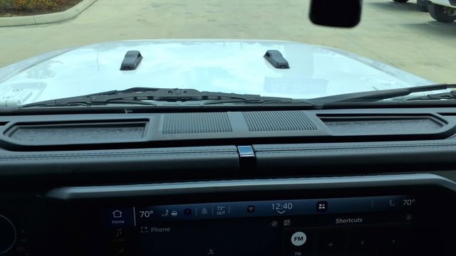 Used 2025 Jeep Wrangler Sahara image 27