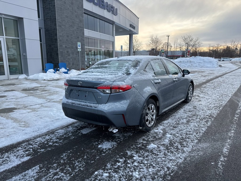 Used 2023 Toyota Corolla LE image 4