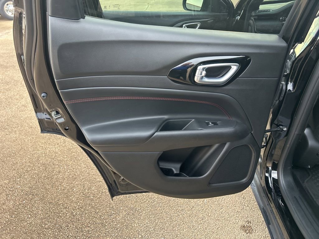 Used 2025 Jeep Compass Trailhawk image 12