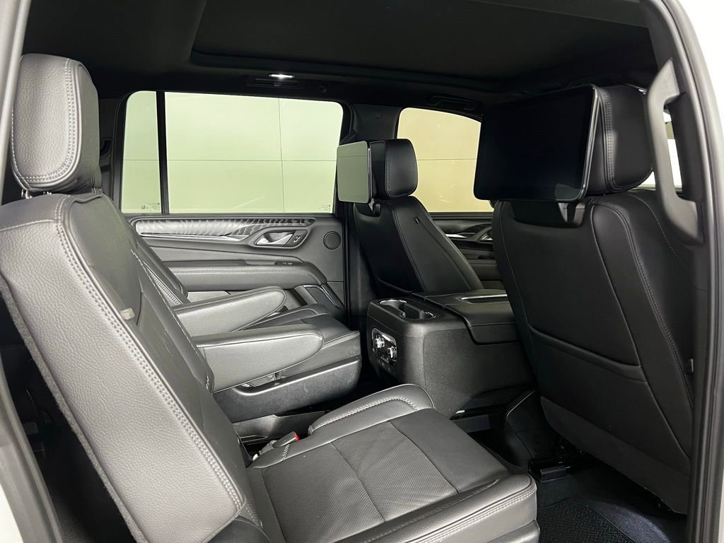Used 2023 GMC Yukon XL Denali w/ Denali Reserve Package image 26