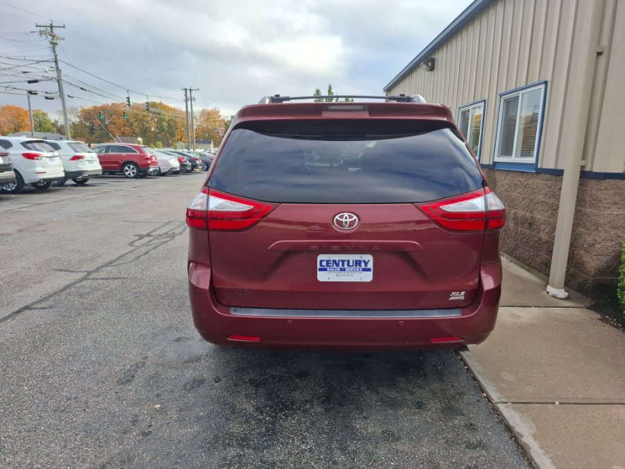 Used 2016 Toyota Sienna XLE w/ XLE Navigation Package AWD/4WD image 7