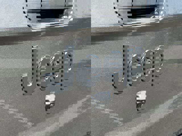 Used 2025 Jeep Gladiator Sport image 26