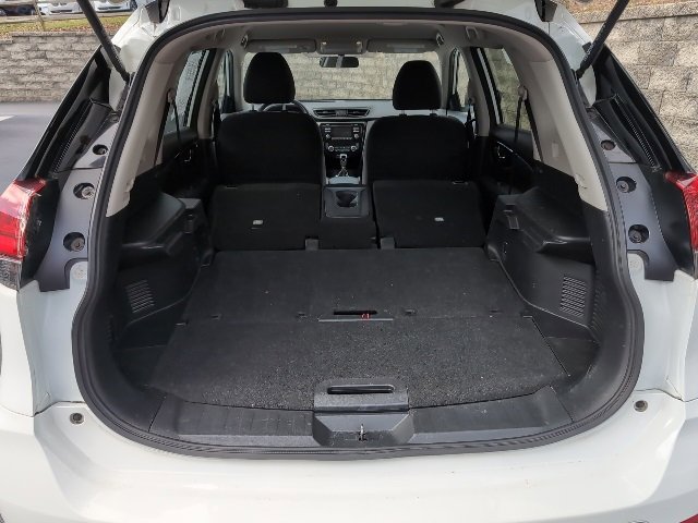 Used 2017 Nissan Rogue SV image 28