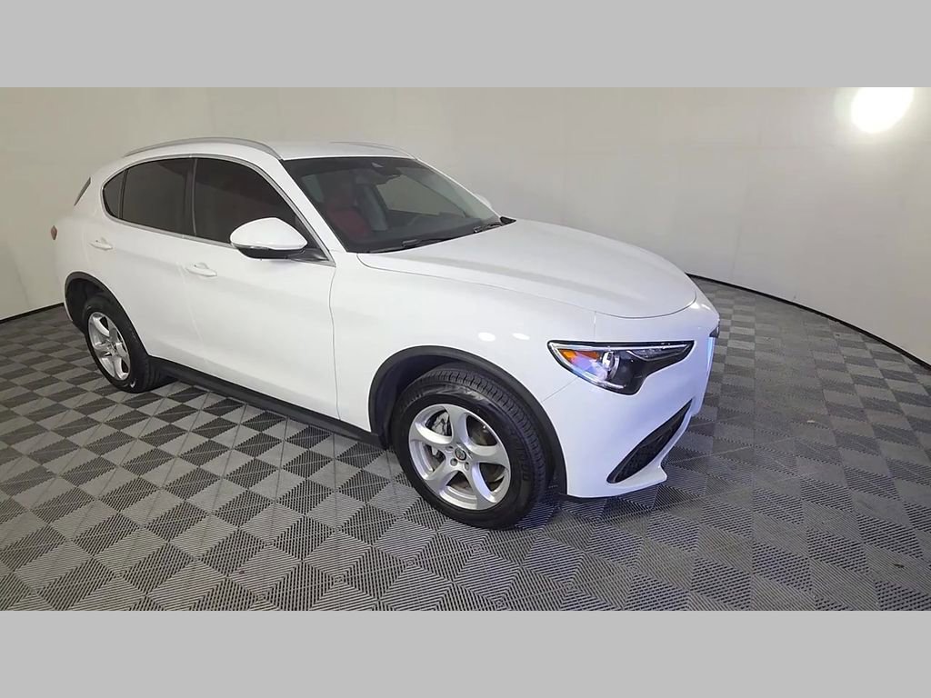 Used 2020 Alfa Romeo Stelvio image 34