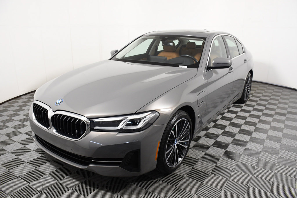 Used 2022 BMW 530e xDrive w/ Premium Package