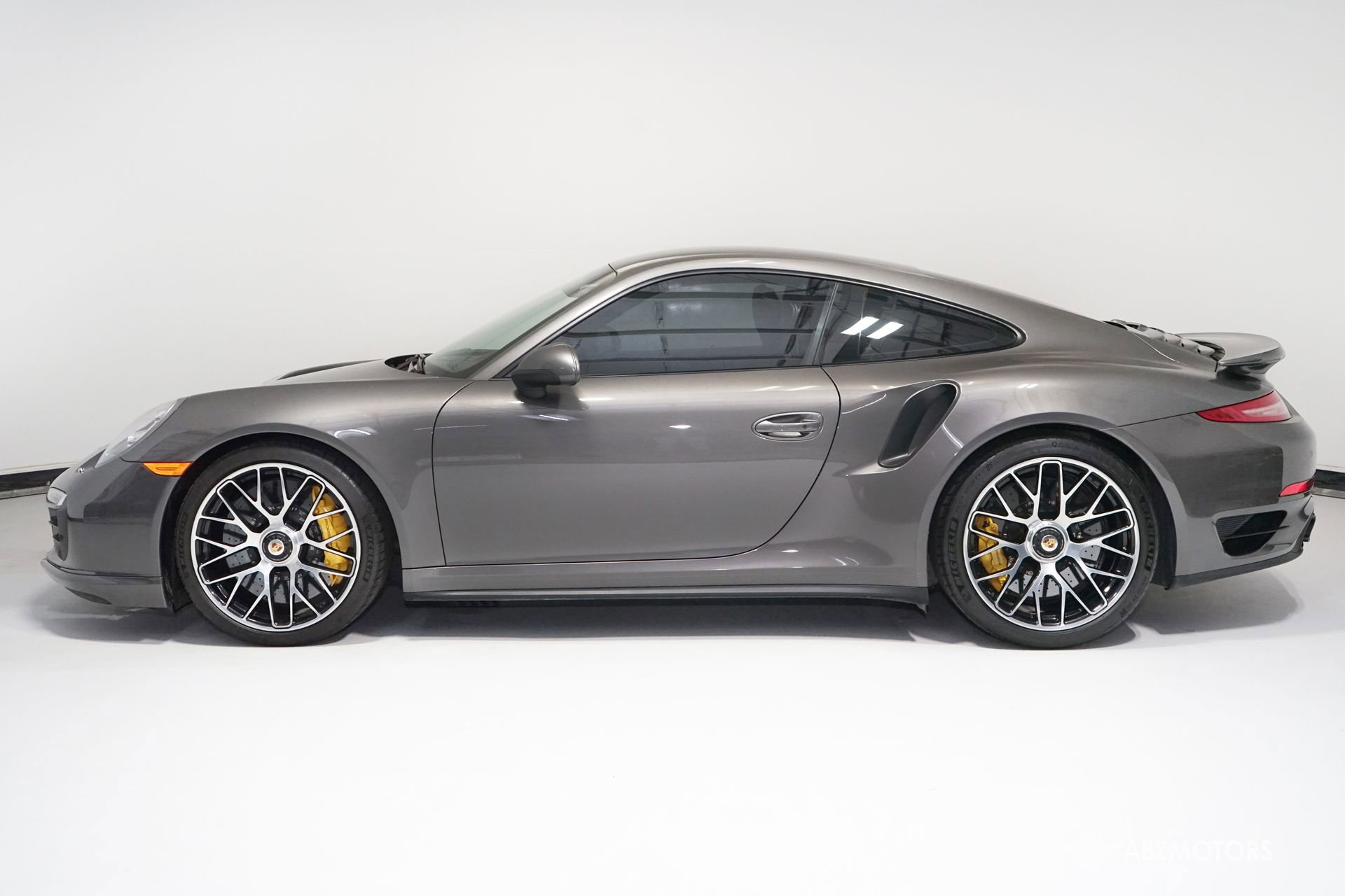 Used 2014 Porsche 911 Turbo S image 4