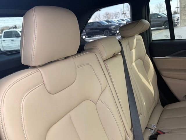 New 2025 Jeep Grand Cherokee Limited AWD/4WD image 35