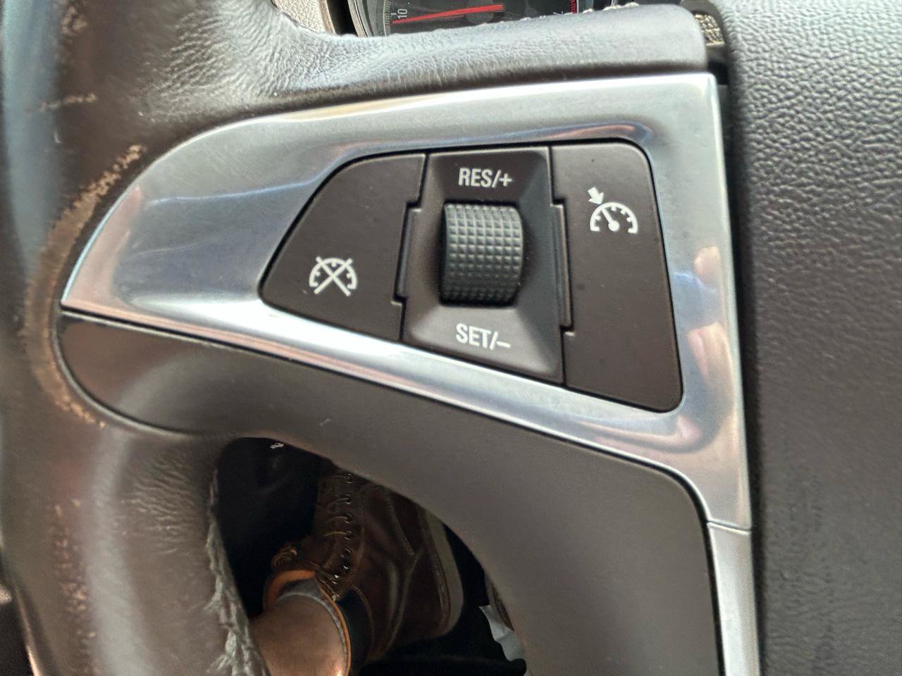 Used 2013 Buick Regal Premium FWD image 17
