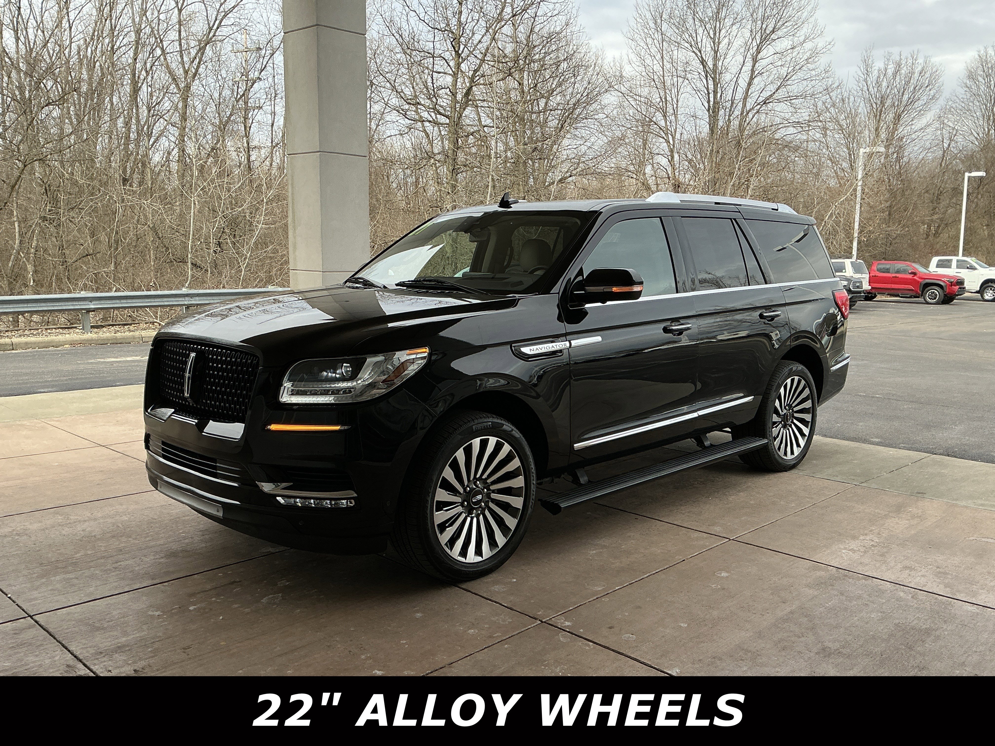 Used 2021 Lincoln Navigator Reserve w/ Luxury Package image 3