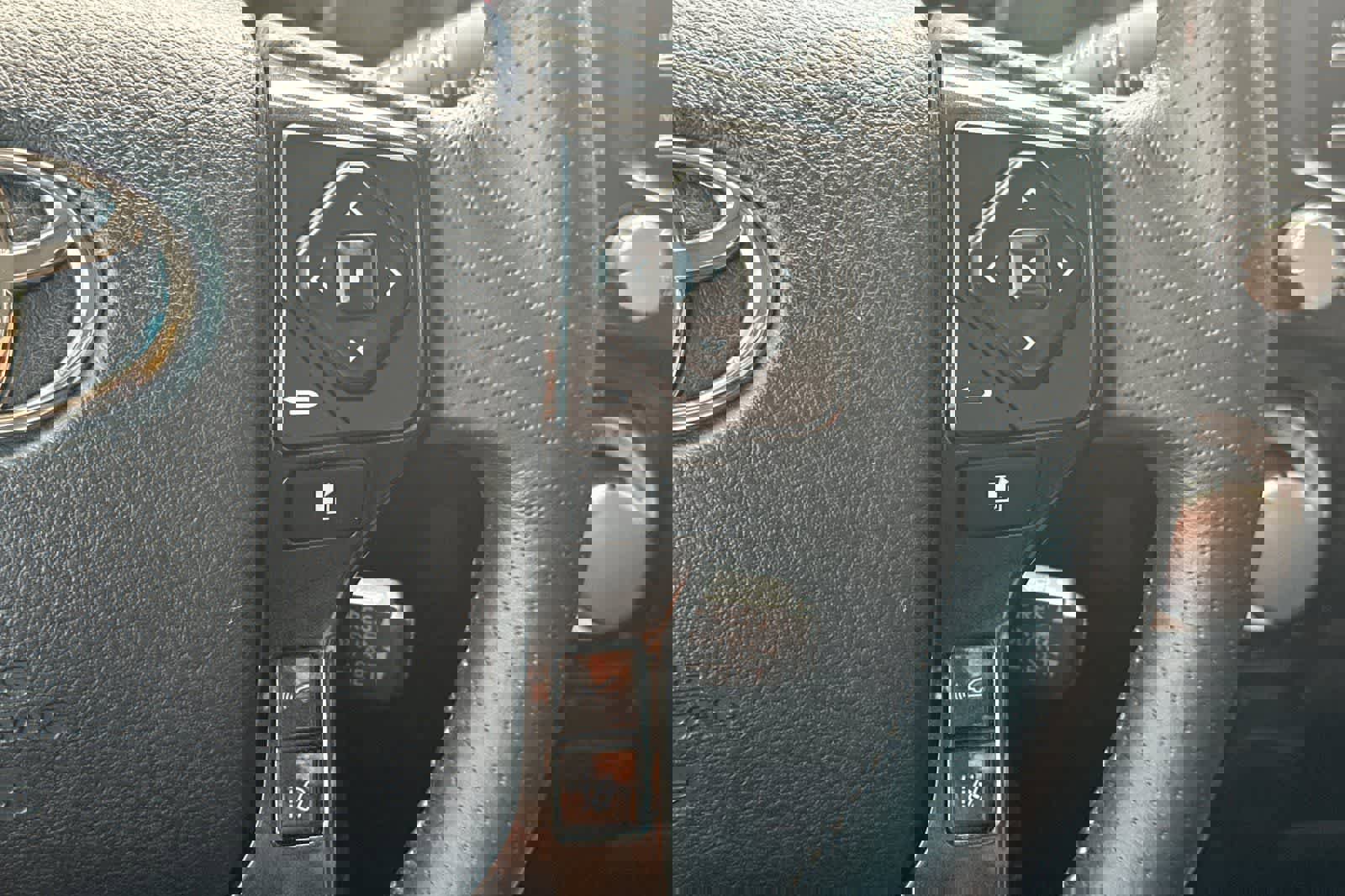 Used 2021 Toyota 4Runner Venture w/ Moonroof Package image 27