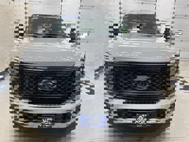 New 2026 Ford F350 Lariat w/ Black Appearance Package image 2