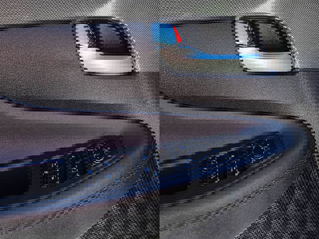 Used 2021 Hyundai Santa Fe SE w/ Cargo Package image 12