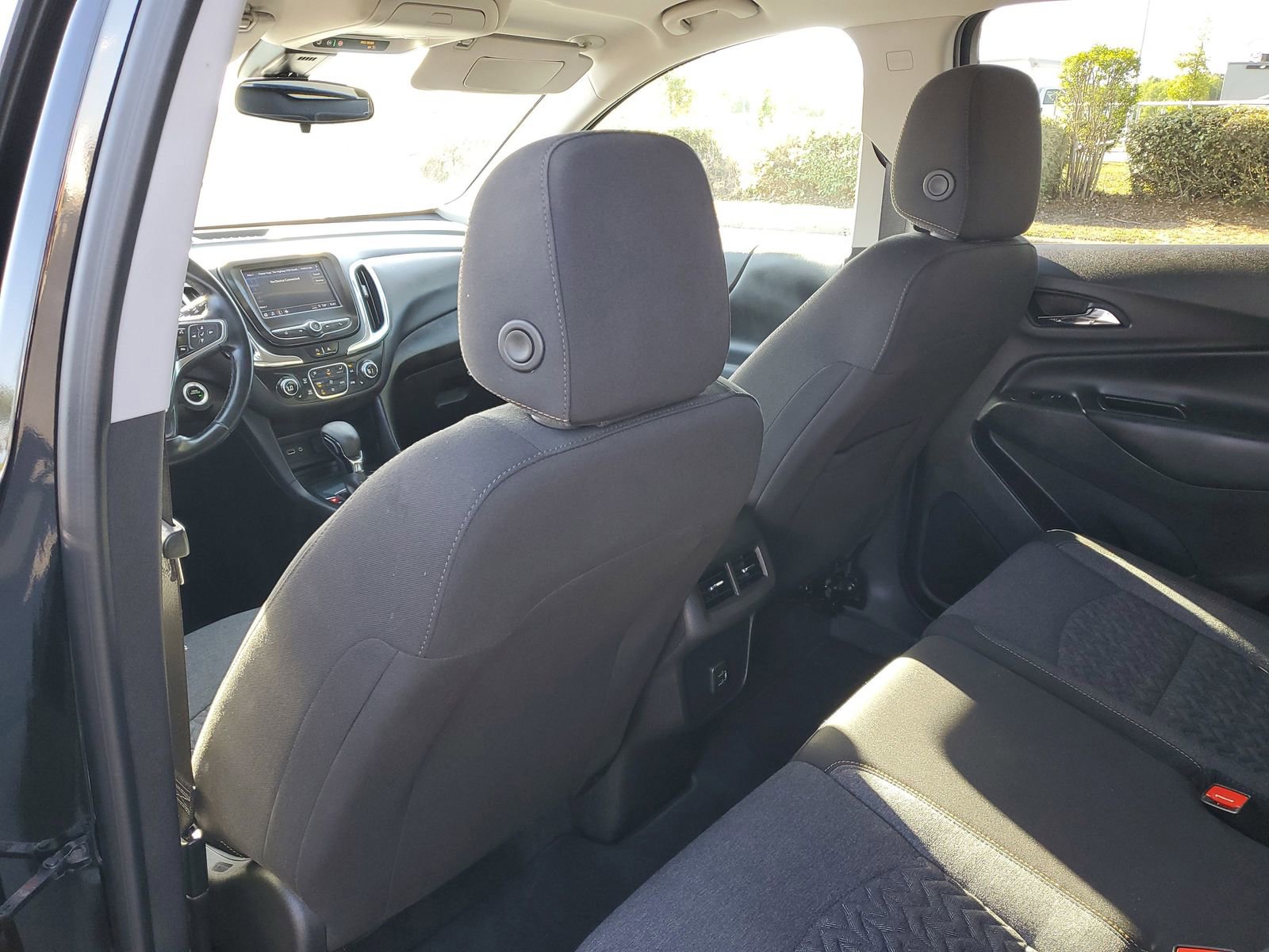 Used 2024 Chevrolet Equinox LT FWD image 11