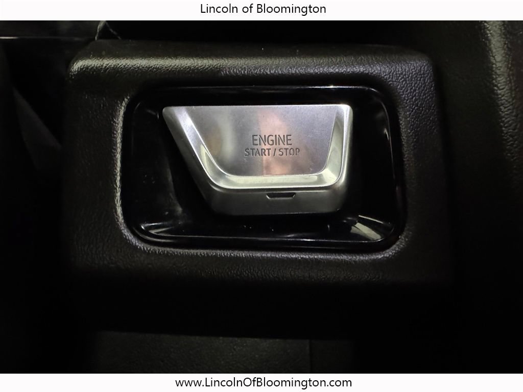Used 2025 GMC Yukon Denali AWD/4WD image 46