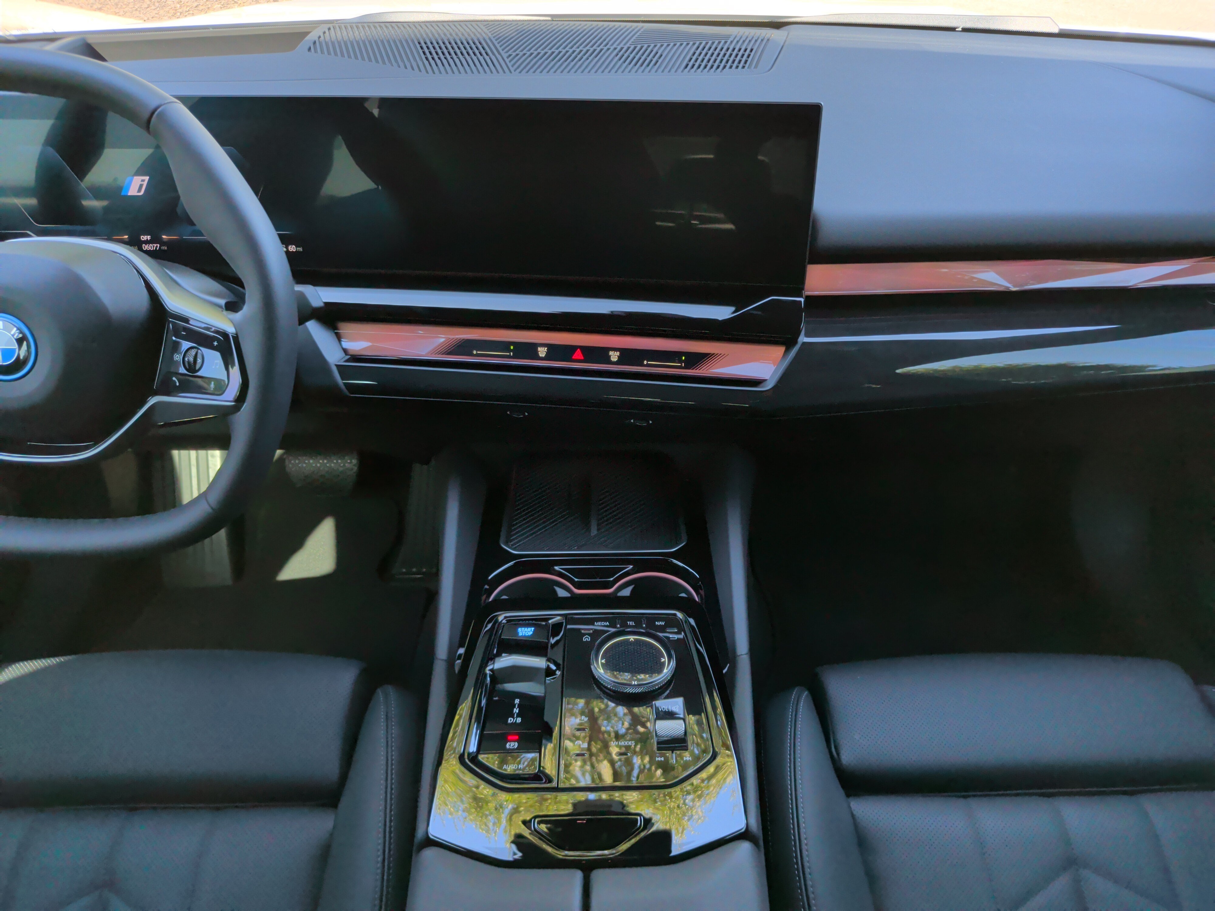 Certified 2026 BMW i5 eDrive40 w/ Premium Package RWD image 35