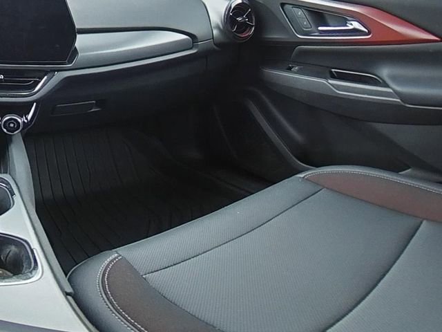 Used 2024 Chevrolet Equinox EV RS FWD image 23