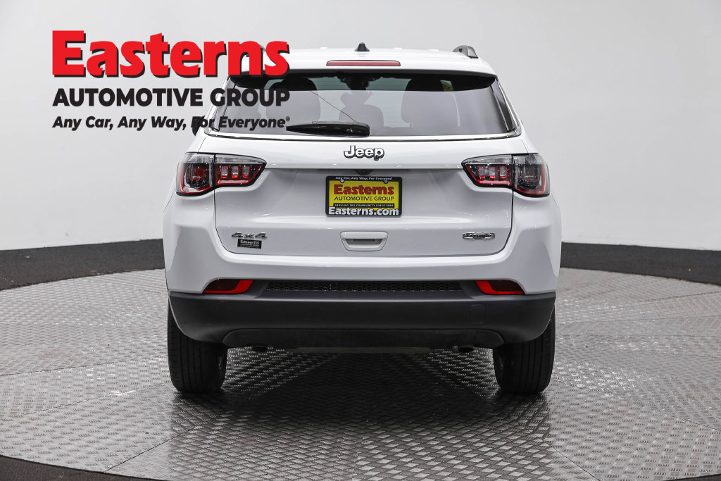 Used 2024 Jeep Compass Latitude AWD/4WD image 8