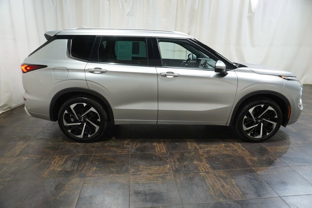 Used 2022 Mitsubishi Outlander SEL image 4