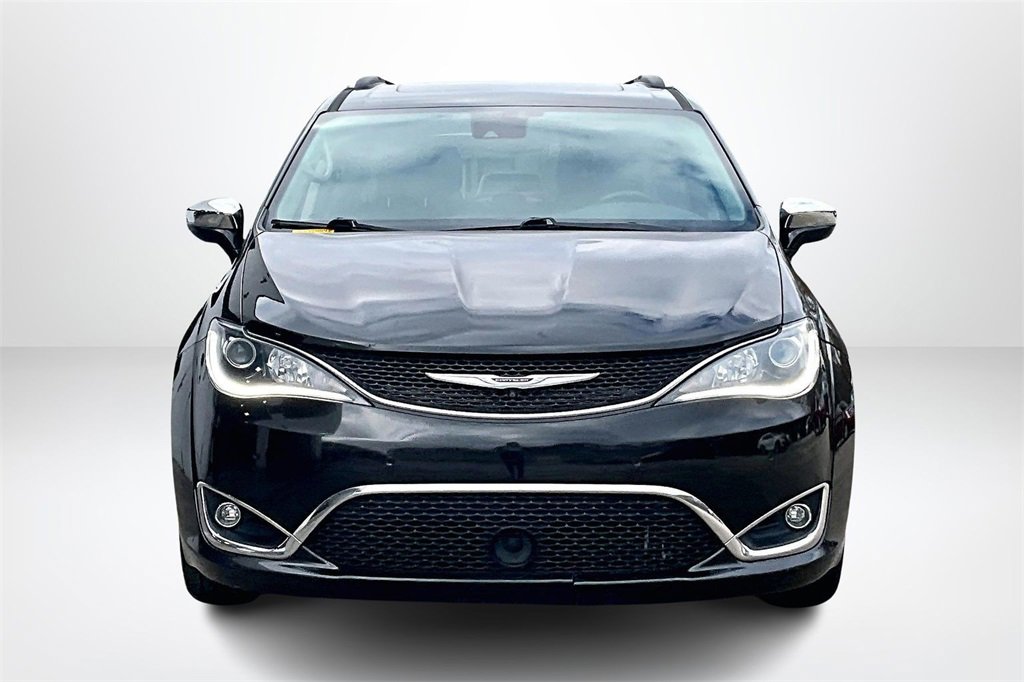 Used 2019 Chrysler Pacifica Limited w/ Tire & Wheel Group image 2