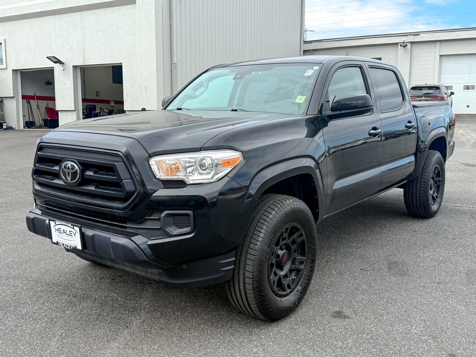 Used 2021 Toyota Tacoma SR image 3