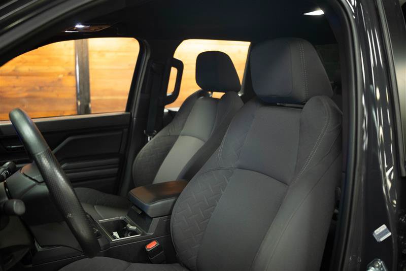 Used 2025 Toyota Tacoma SR5 AWD/4WD image 9