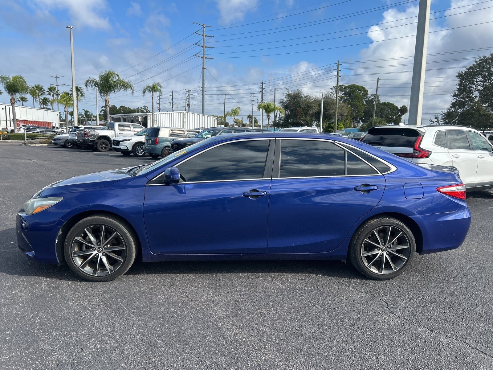 Used 2016 Toyota Camry XSE image 4