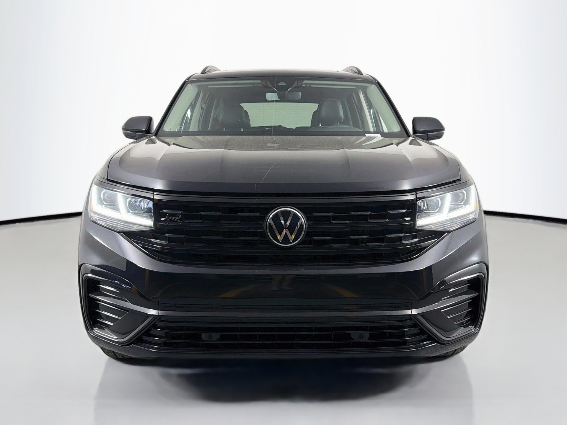 Used 2023 Volkswagen Atlas SEL R-Line AWD/4WD image 2