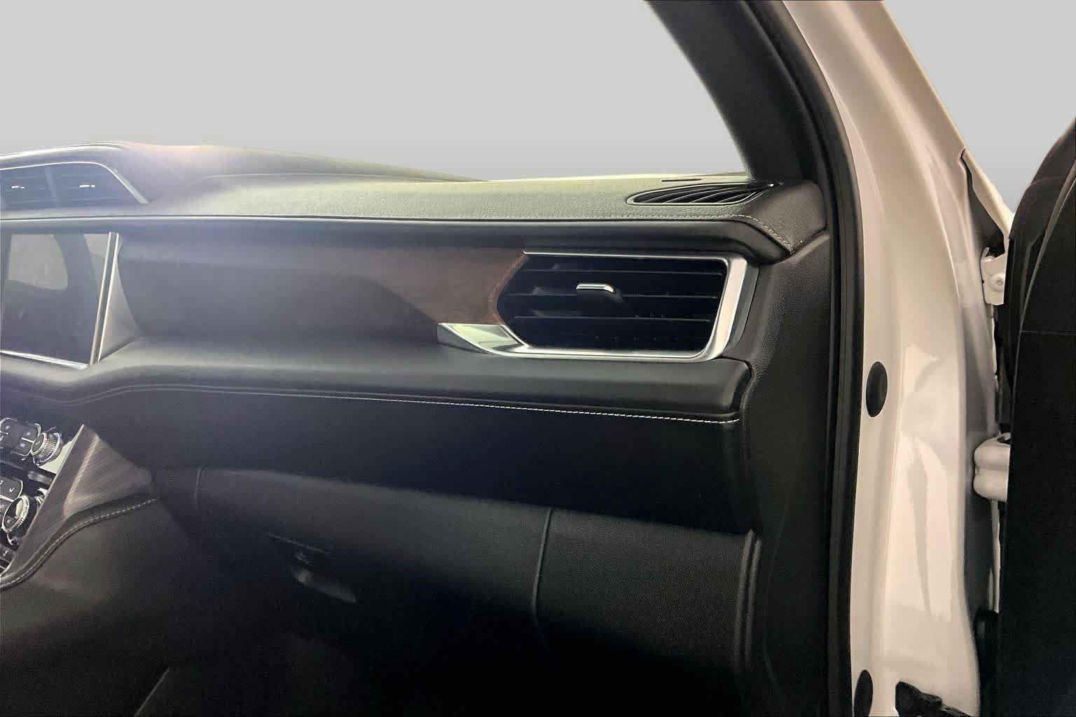 Certified 2023 GMC Yukon XL Denali Ultimate AWD/4WD image 18