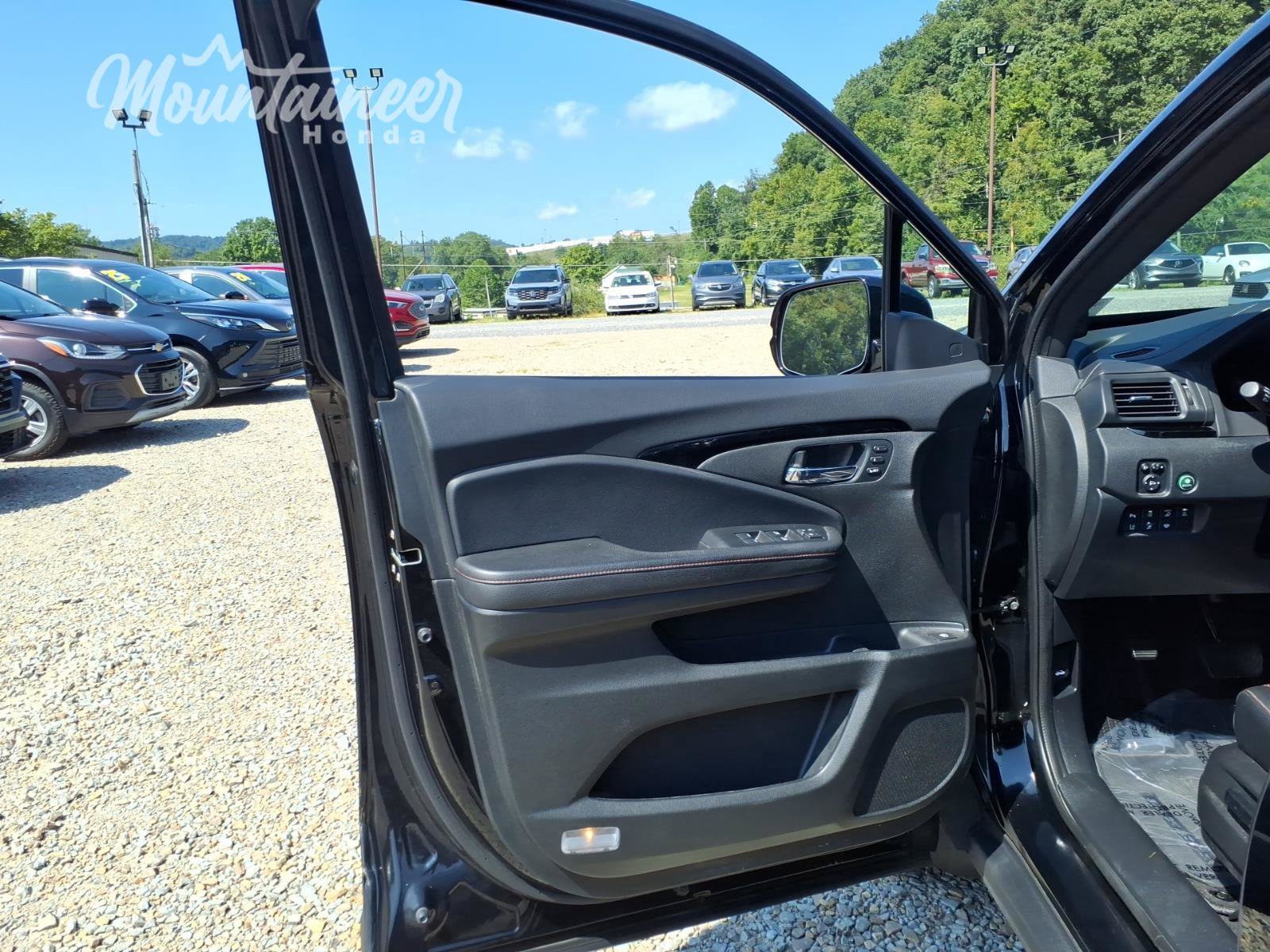 Certified 2024 Honda Ridgeline Black Edition image 13