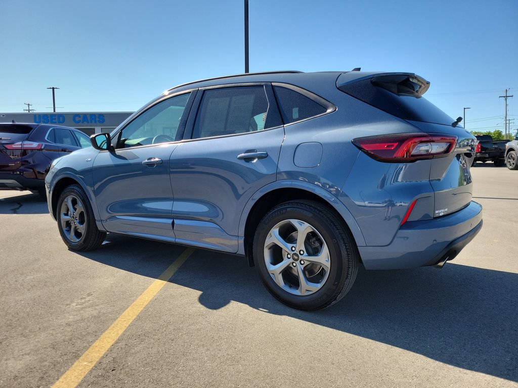 Used 2024 Ford Escape ST-Line w/ Tech Pack #1 AWD/4WD image 3