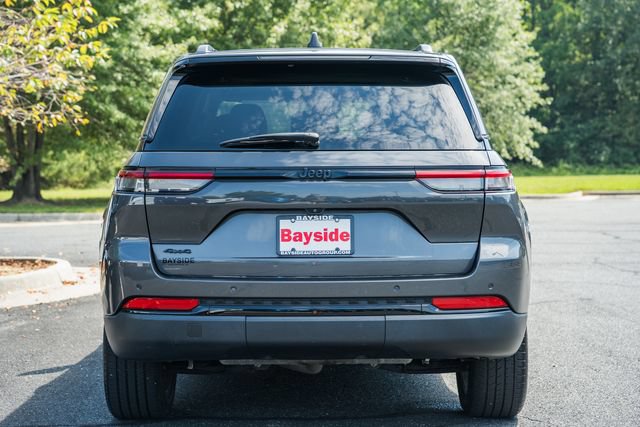 Used 2023 Jeep Grand Cherokee Altitude AWD/4WD image 7