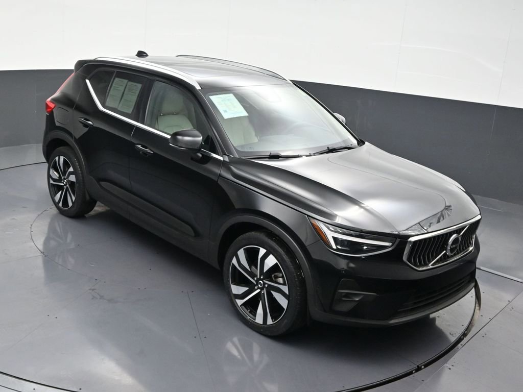 Certified 2023 Volvo XC40 B5 Ultimate w/ Protection Package image 22