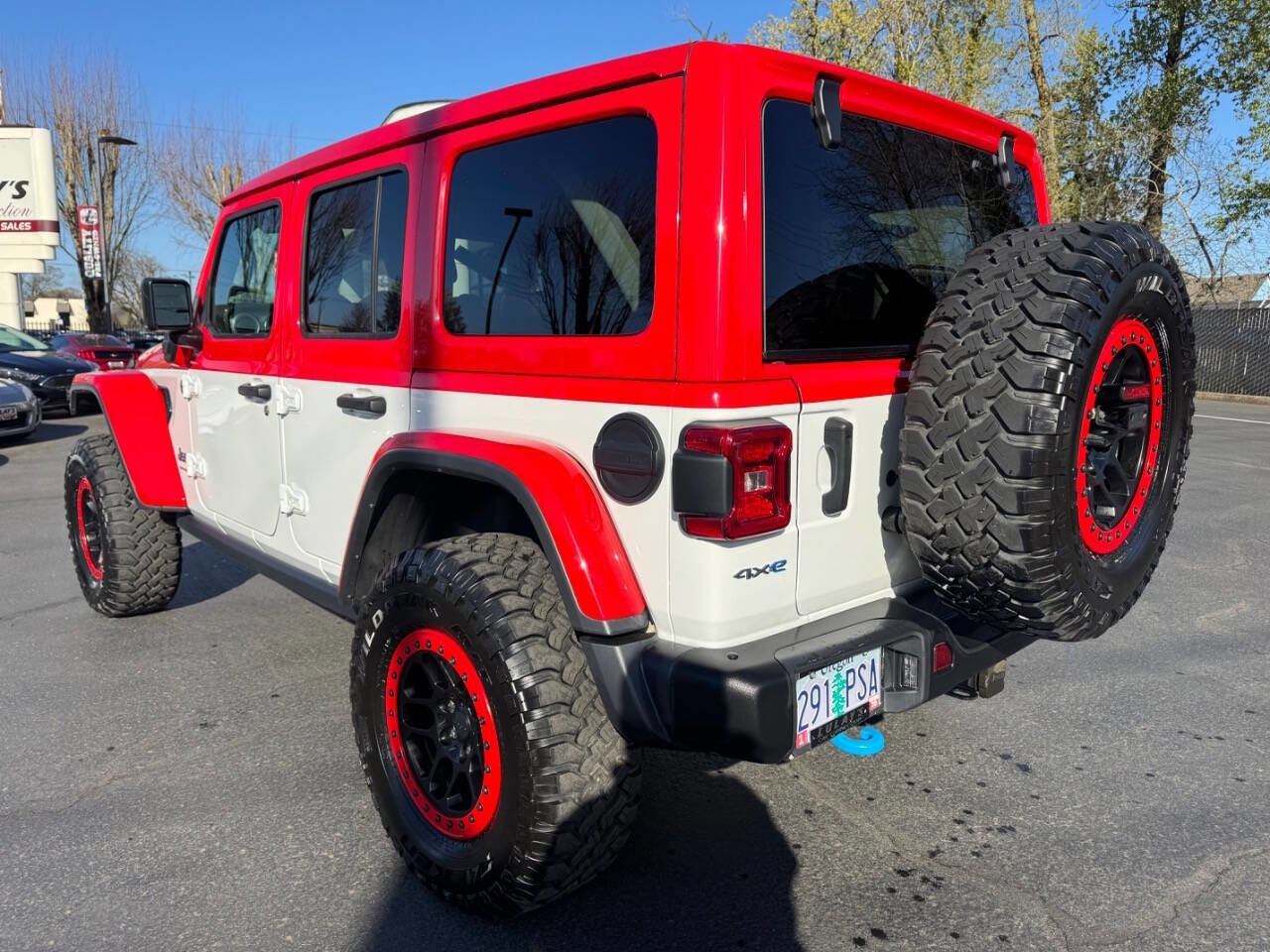 Used 2023 Jeep Wrangler Unlimited w/ Sun & Screen Package AWD/4WD image 3