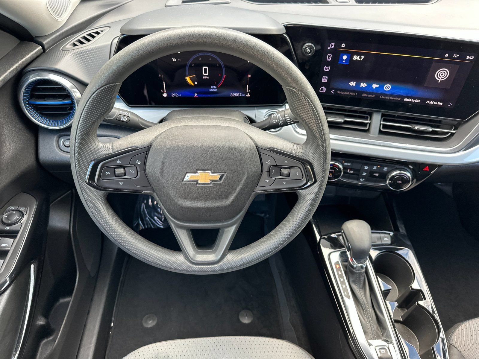 Used 2025 Chevrolet Trax LT FWD image 13