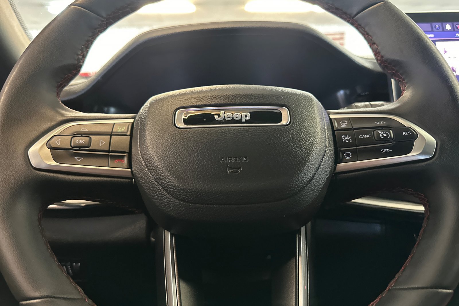 Used 2025 Jeep Compass Trailhawk AWD/4WD image 23