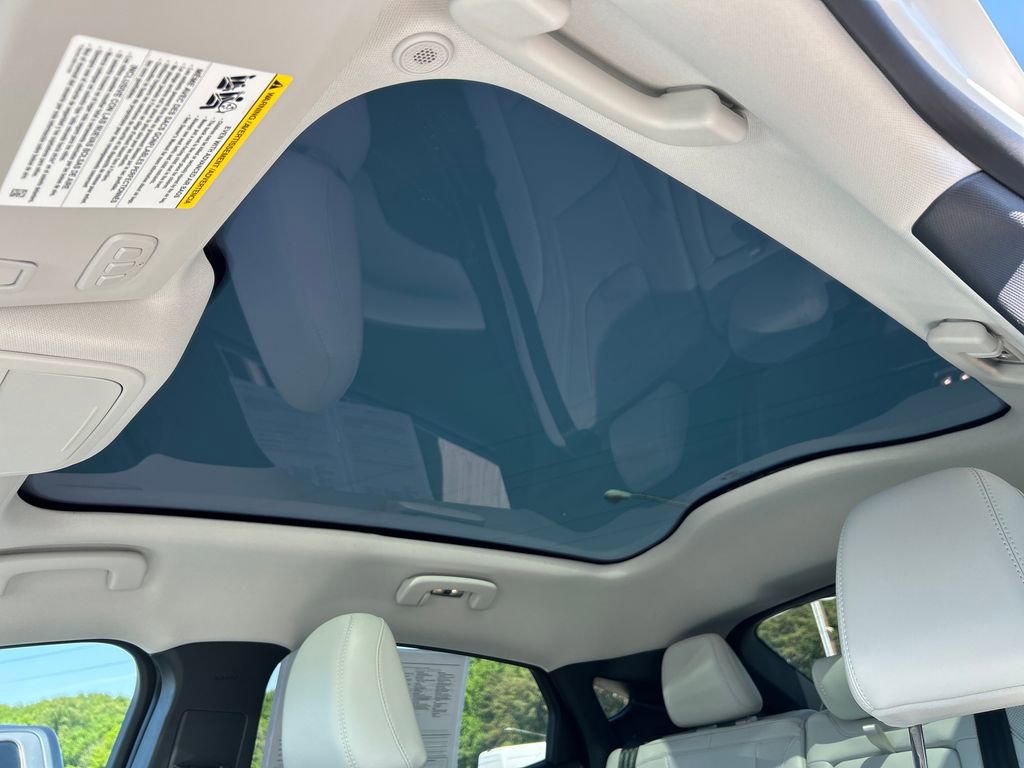 Used 2025 Ford Mustang Mach-E Premium AWD/4WD image 23