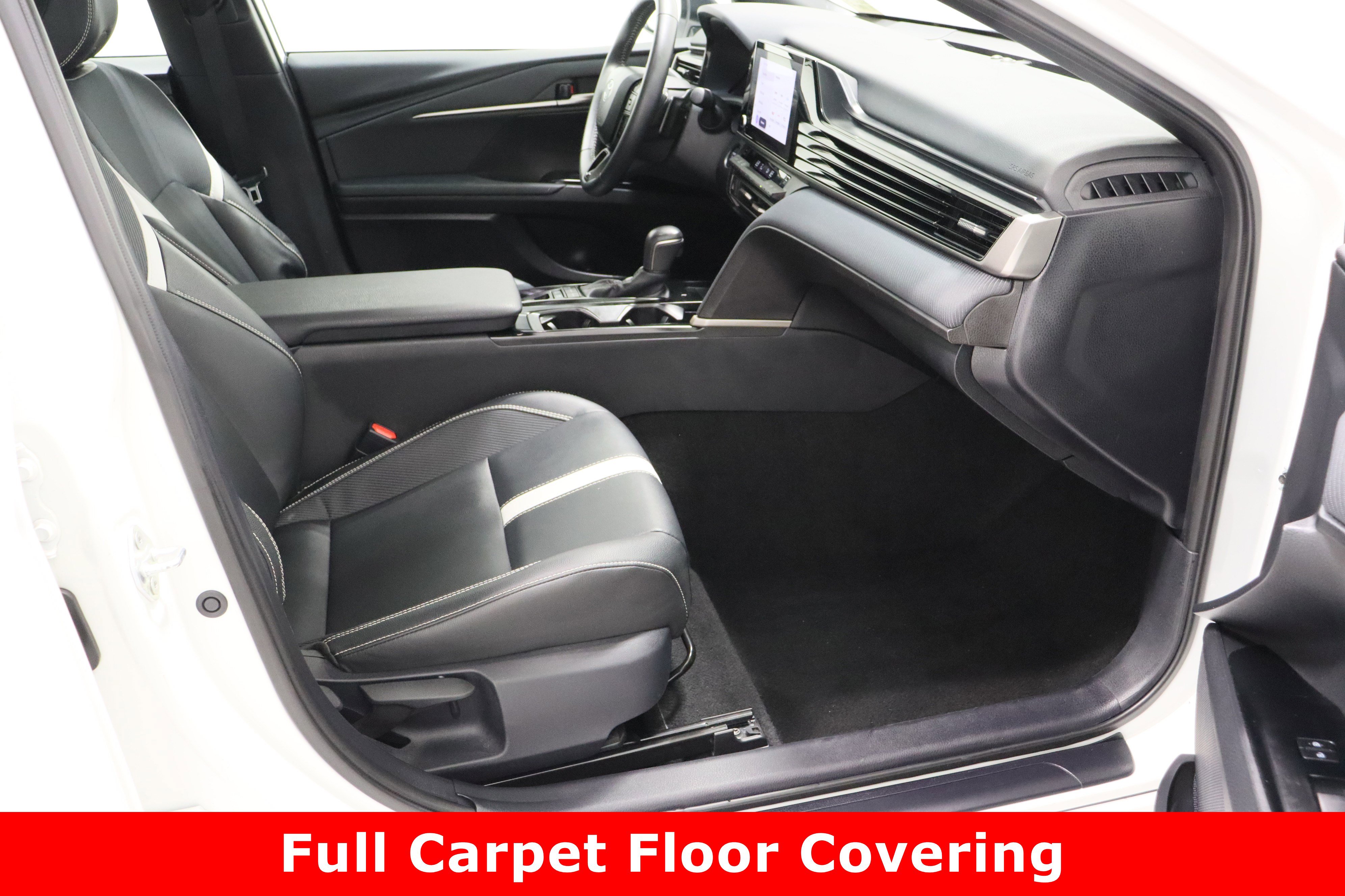 Used 2025 Toyota Camry SE image 37