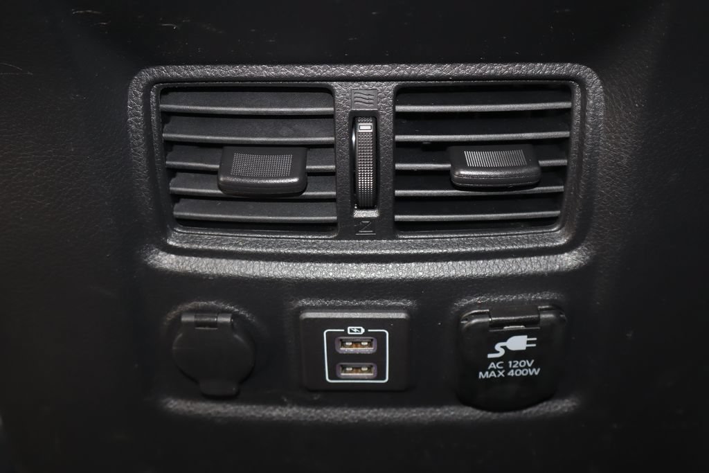 Used 2021 Nissan Titan SV w/ SV Convenience Package AWD/4WD image 33