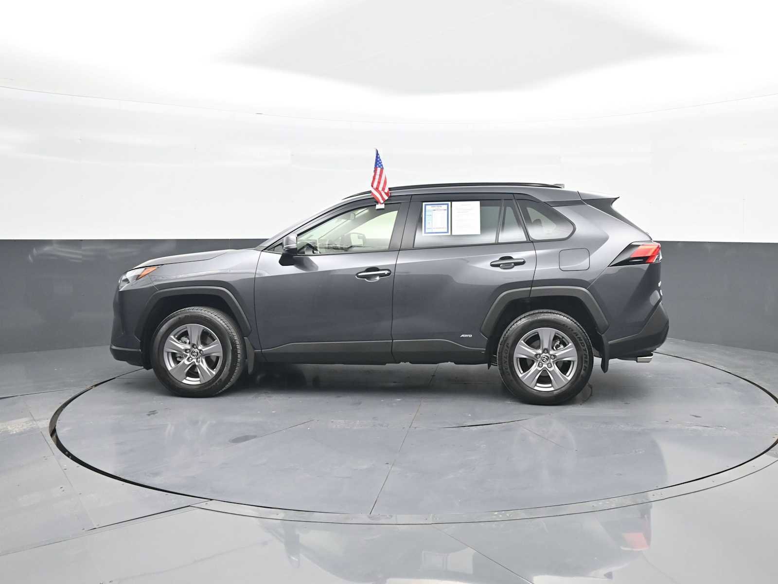 Used 2025 Toyota RAV4 XLE AWD/4WD image 5