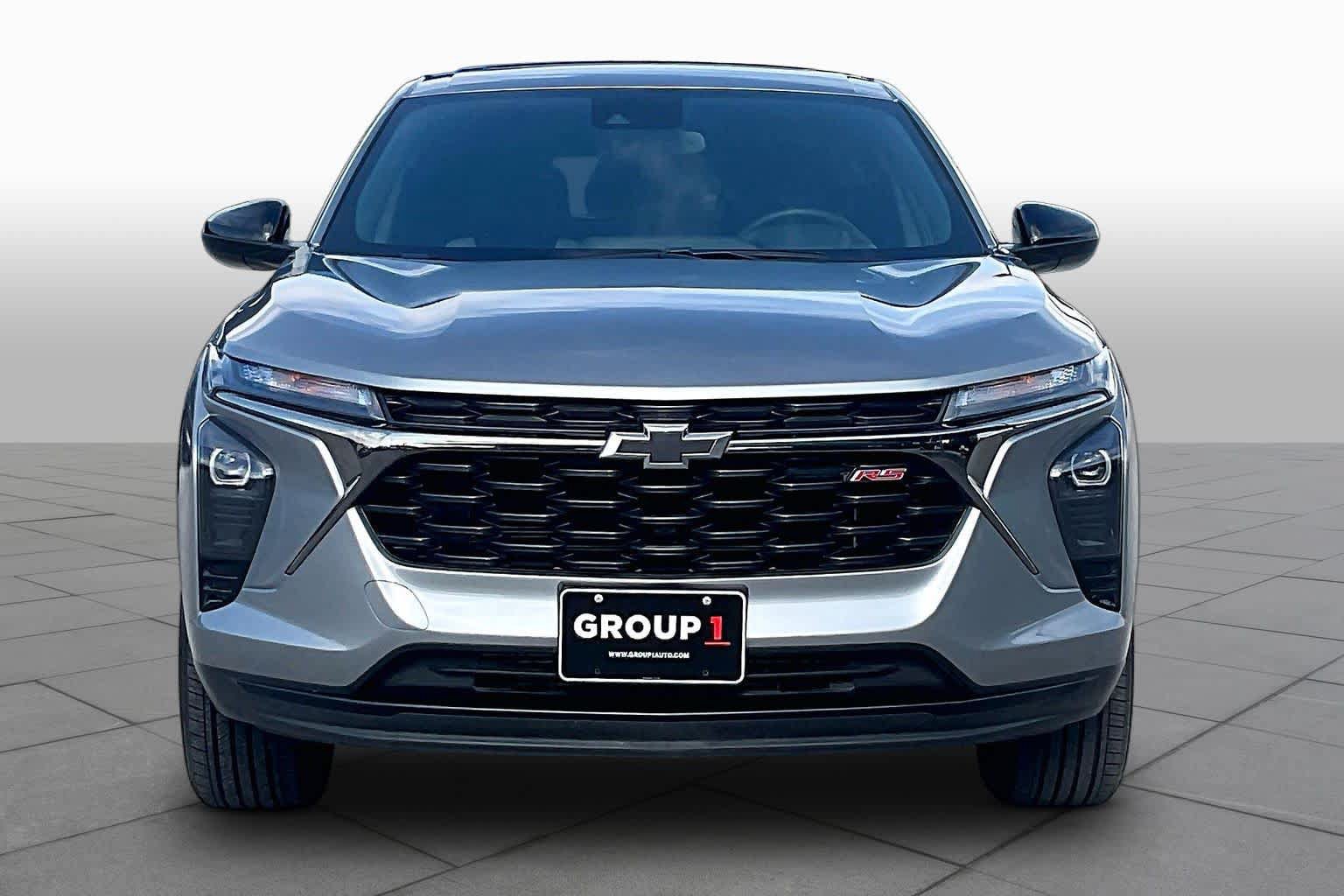 Used 2026 Chevrolet Trax RS w/ Sunroof Package FWD image 4