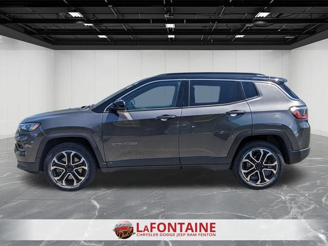 Used 2023 Jeep Compass Limited AWD/4WD image 2