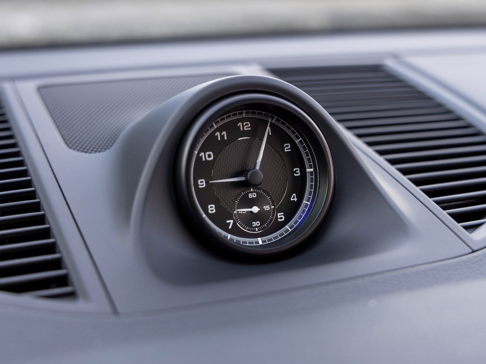 Certified 2025 Porsche Macan image 31