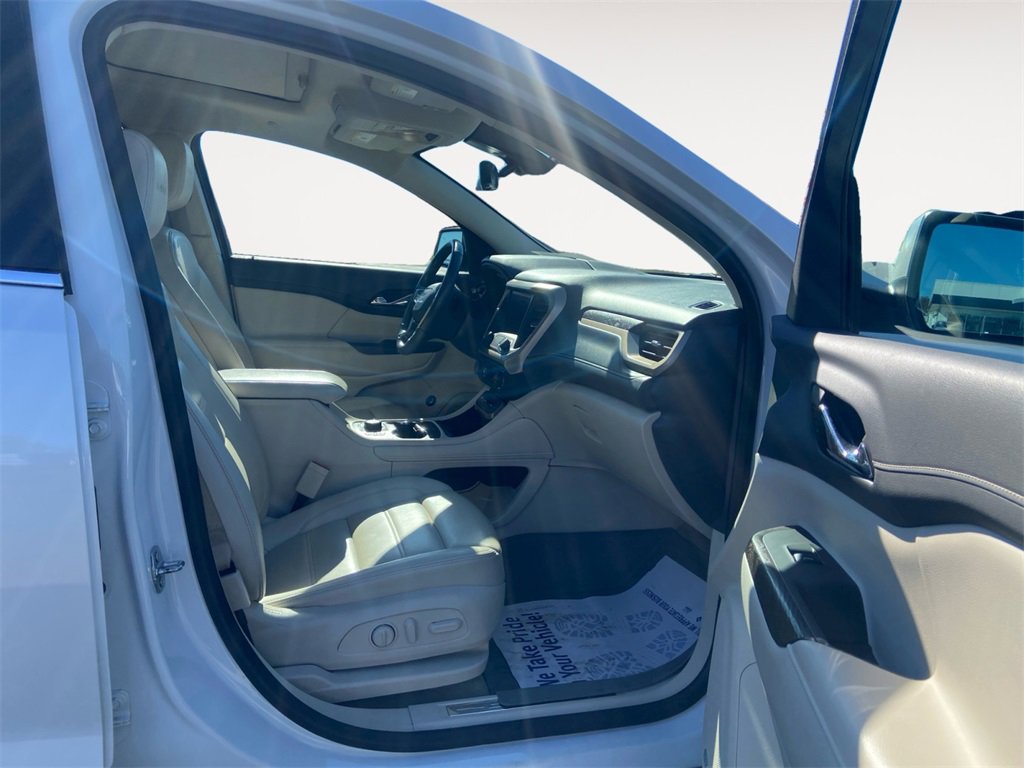 Used 2021 GMC Acadia Denali w/ Denali Technology Package image 15