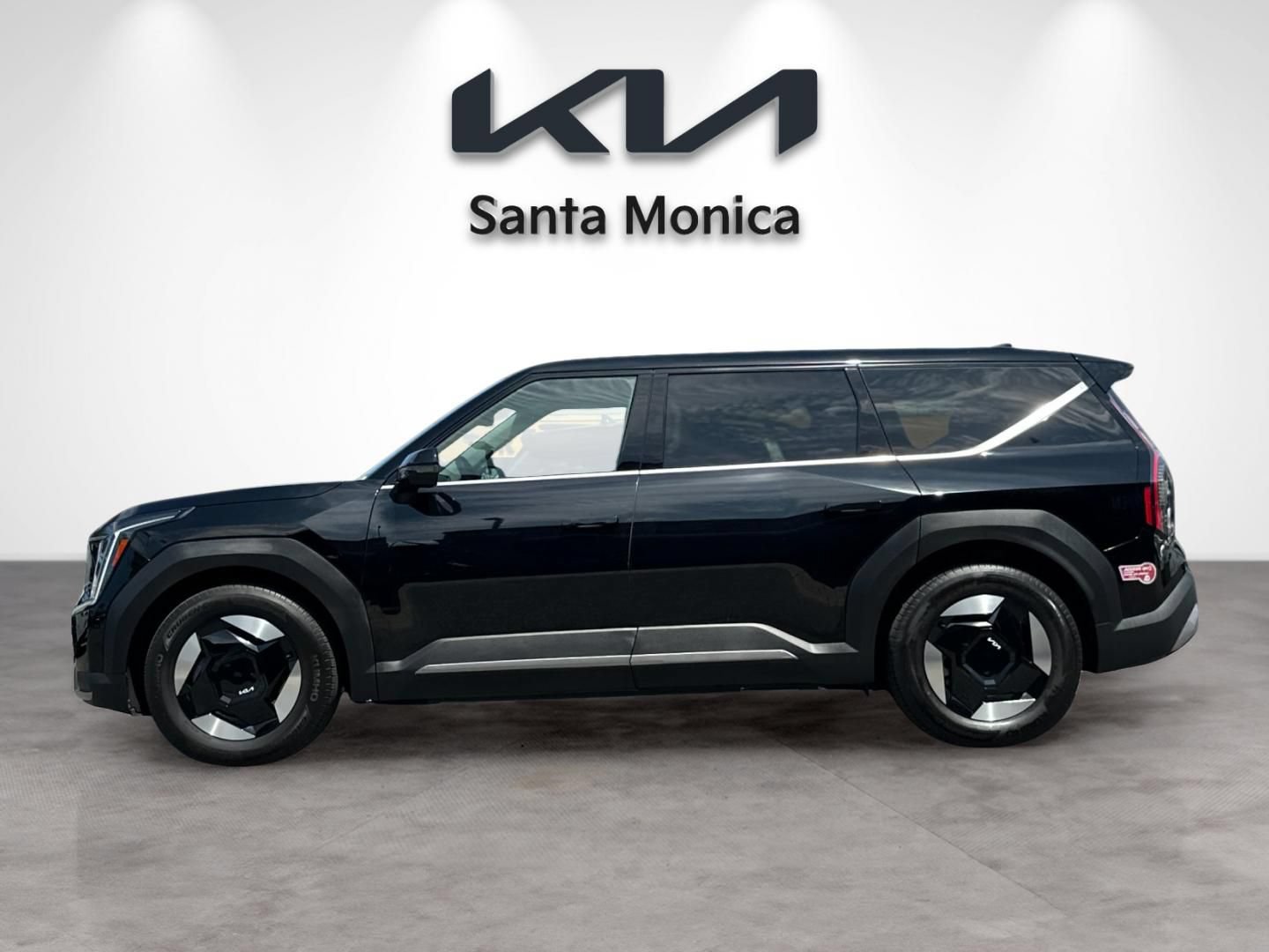 Certified 2024 Kia EV9 Light Long Range RWD image 3
